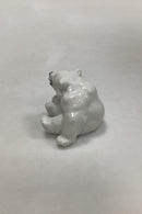 Royal Copenhagen Isbjørne Unge med Venstre pote på jorden No 22748 - Danam Antik