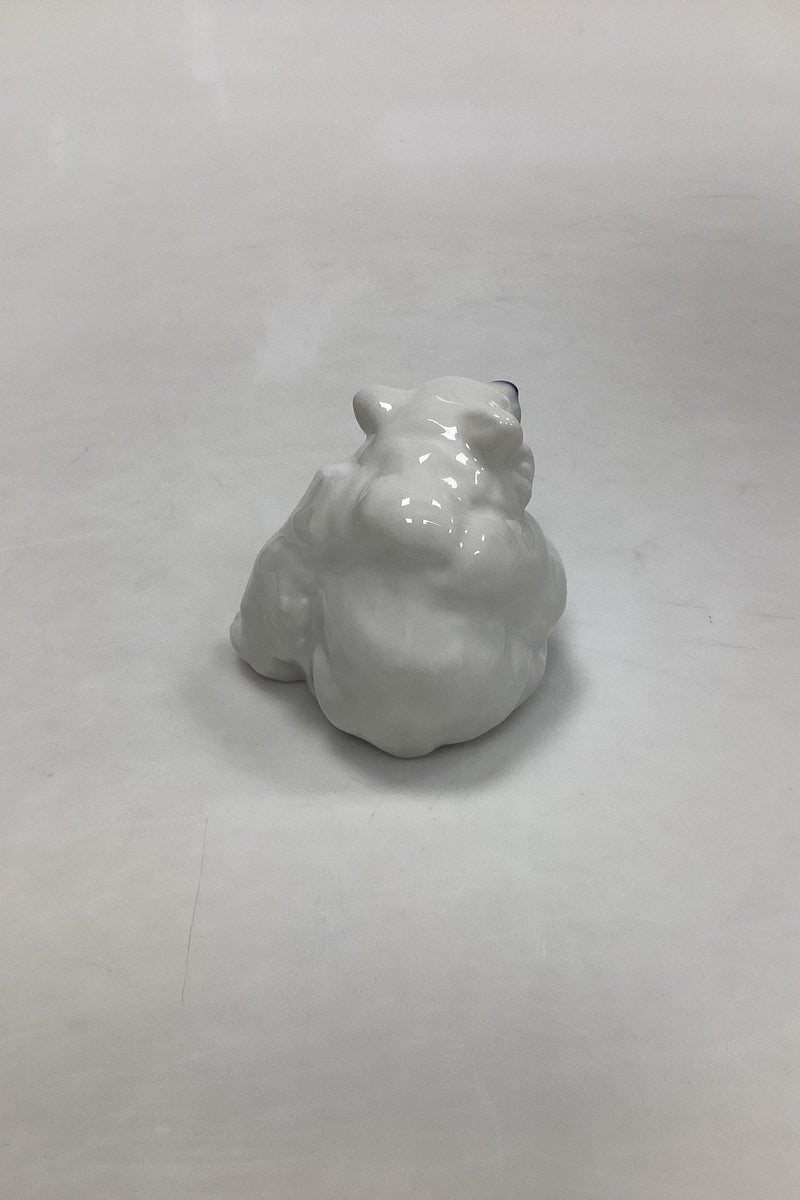 Royal Copenhagen Isbjørne Unge med Venstre pote på jorden No 22748 - Danam Antik