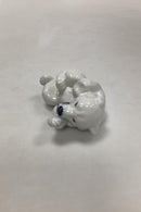 Royal Copenhagen Isbjørne Unge med Venstre pote på jorden No 22432 - Danam Antik