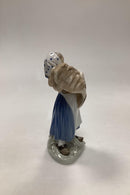 Royal Copenhagen Figur Pige med Neg No 908 - Danam Antik