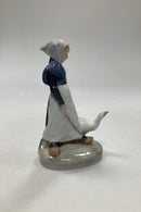 Royal Copenhagen Figur No 528 Pige med Gås - Danam Antik
