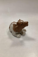 Royal Copenhagen Figur af Liggende Kalv Knud Kyhn No 1072/ 082 - Danam Antik