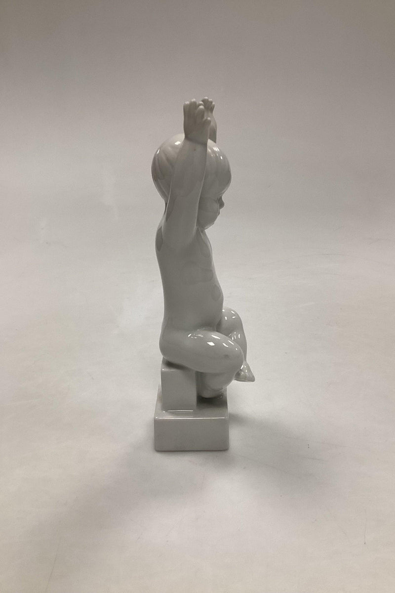 Bing og Grøndahl Blanc de Chine Figur "Så stor" No. 2229 - Danam Antik