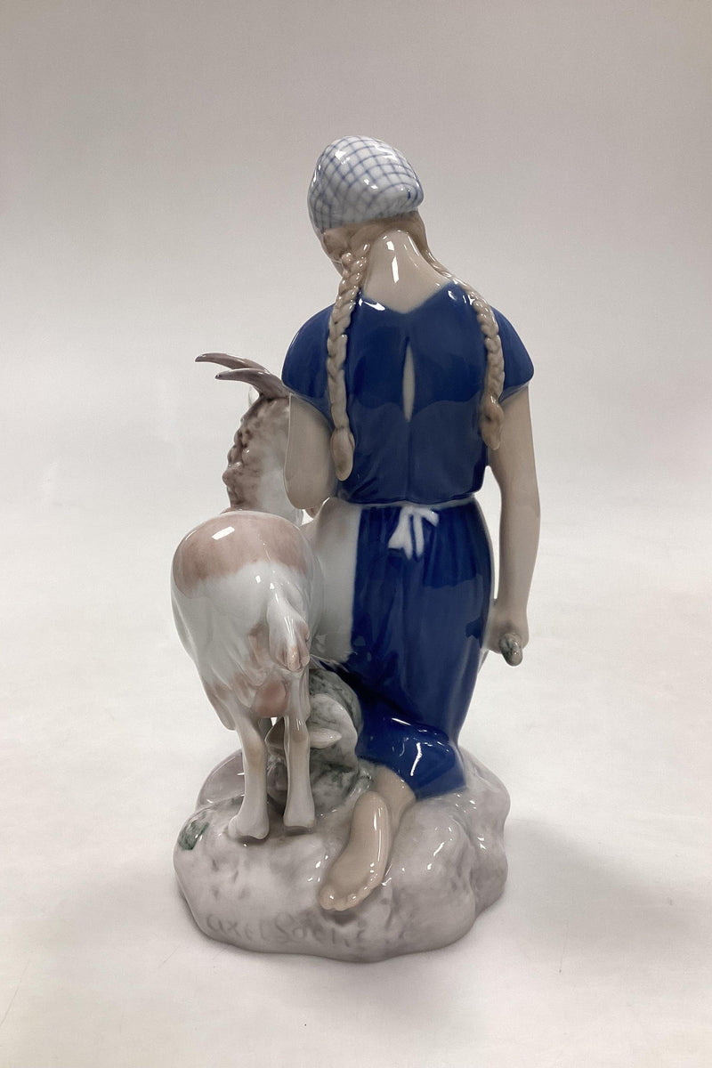 Bing og Grøndahl Figur af Pige med Ged No. 2180 - Danam Antik