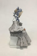 Royal Copenhagen Figur No 1785 Kvinde med Roser Christian Thomsen - Danam Antik