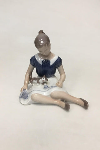 빙 앤 그뢴달(Bing & Grøndahl) 피규어 '비르기테(Birgitte)' - 고양이를 안은 소녀 (No. 2329)