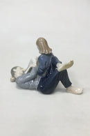 Royal Copenhagen Figur Teenagers med bog No 4649 - Danam Antik