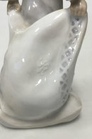 Royal Copenhagen Figur af Dreng med puder No 2604 - Danam Antik