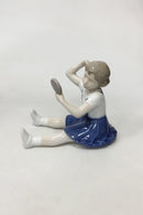 Bing & Grøndahl Figur af pige med spejl No 2318 - Danam Antik