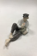 Royal Copenhagen Figur Dreng med frokost No 865 - Danam Antik