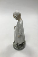 Royal Copenhagen Figur Pige med Bog No 922 - Danam Antik