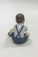 Bing & Grøndahl Figur af dreng med byggeklodser No 2306 - Danam Antik