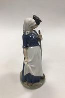 Royal Copenhagen Figur Høstfolk No 1300 - Danam Antik