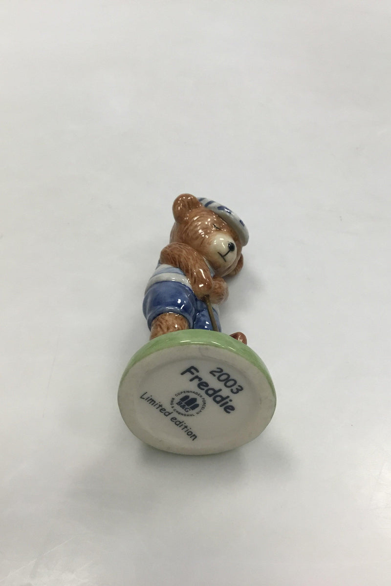 Bing & Grøndahl Victor & Victorias Familie Freddie 2003 Årsfigur - Danam Antik
