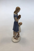 Bing & Grøndahl Figur Pige med hundehvalp No 2202 - Danam Antik