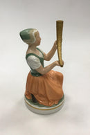 Royal Copenhagen Figur Pige med Guldhorn No 12242 - Danam Antik