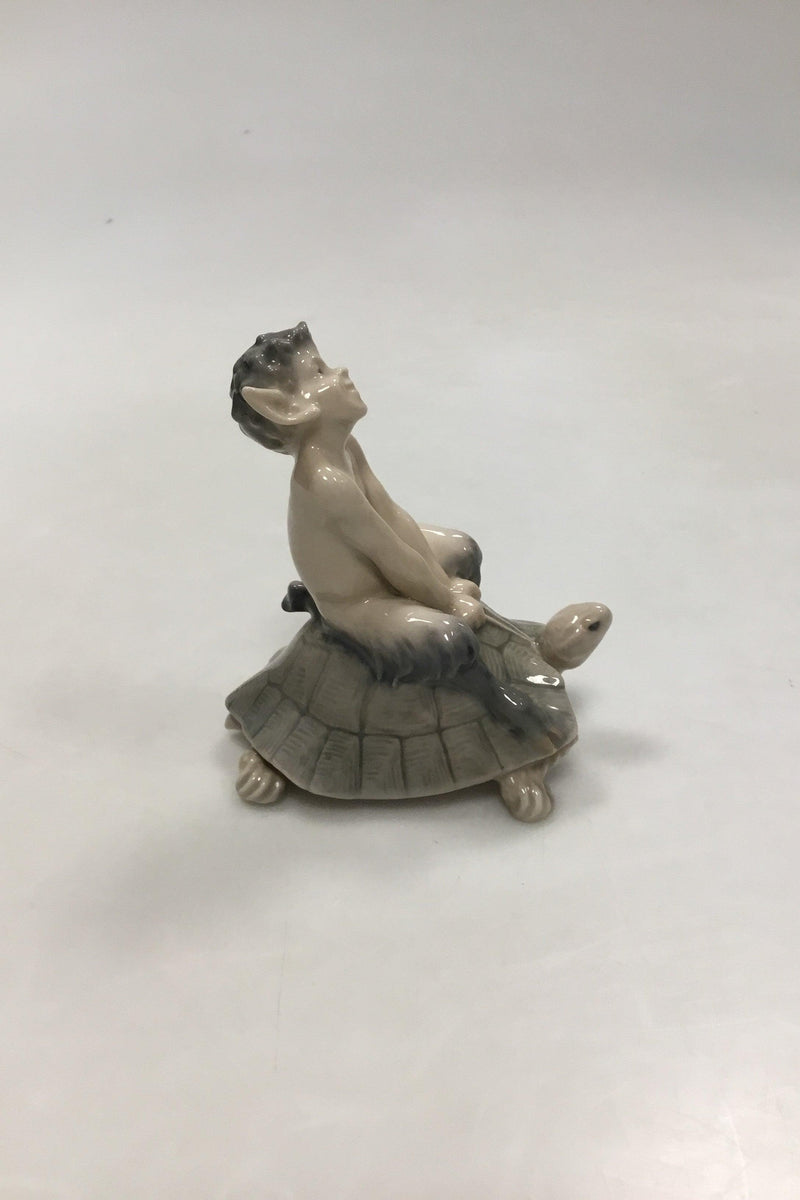 Royal Copenhagen Figur af Faun på Skildpadde No 858 - Danam Antik