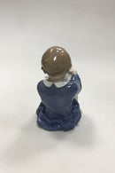 Royal Copenhagen Figur Pige med Kat No 4631 - Danam Antik
