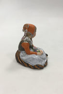 Royal Copenhagen overglasur egnsfigur af pige med blomster "Fyn" No 12420 - Danam Antik