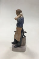 Royal Copenhagen Figur af Smed No 4502 - Danam Antik