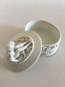 Bing & Grøndahl Art Nouveua Bonbonniere med dame, græshoppe, fisk, bille, snegl og firben Sigfried og Olga Wagner? - Danam Antik