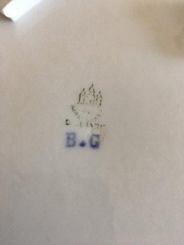 Bing & Grøndahl Art Nouveua Bonbonniere med dame, græshoppe, fisk, bille, snegl og firben Sigfried og Olga Wagner? - Danam Antik
