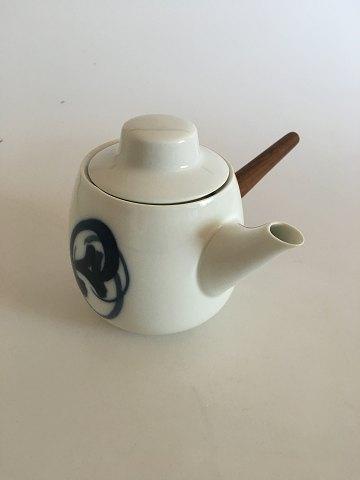 Bing & Grøndahl Blå Koppel Kaffekande med Træhåndtag No 301 - Danam Antik
