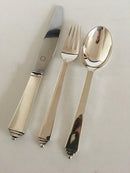 Georg Jensen Sterling Sølv Pyramide Bestiksæt til 6 Pers. med Vintage GJ Stemler 1932-1944. - Danam Antik