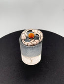 Broche sterling sølv med rav center i blad-ornamentik - Danam Antik