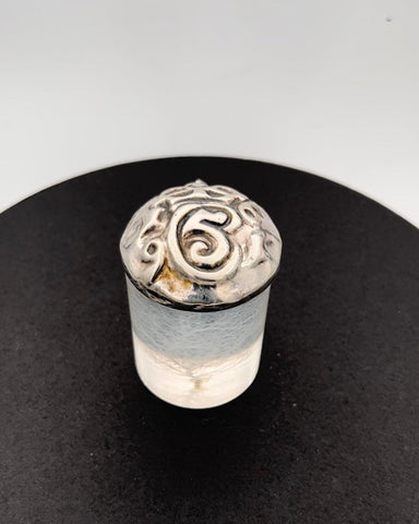 Sølvvedhæng med Christian 5. Monogram / Navnetræk.