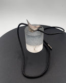 Hans Hansen Halskæde Bestående af Lædersnor og Sterling Sølv Vedhæng formet som en Due. - Danam Antik