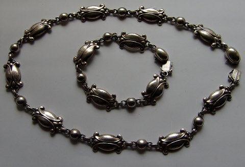 LIGNENDE KØBES Georg Jensen Halskæde og Armbånd No 15 og No 11 i Sterling Sølv fra 1933-1944 - Danam Antik