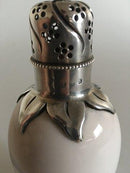 Royal Copenhagen Art Nouveau Anton Michelsen Sølv monteret sukkerstrøbøsse No 299/47A med motiv af sommerfugl - Danam Antik