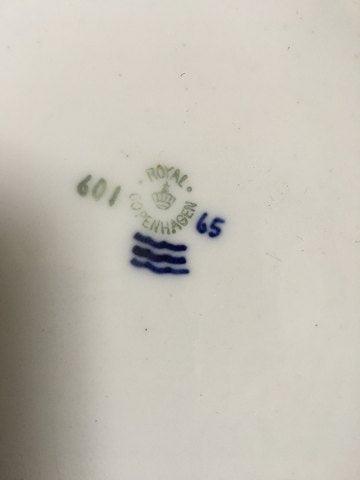 Royal Copenhagen Art Nouveau Skål med to odder No 601. Måler 20cm og er i god stand - Danam Antik