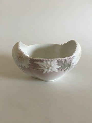 Royal Copenhagen Jugendstil-Schale Nr. 20/2450