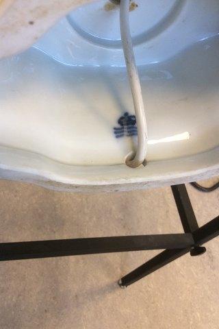 Royal Copenhagen balusterformede lamper på sokkel dekoreret med guillander, vædderhoveder. Med Juliane Marie mærke fra 1905-12. - Danam Antik