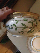 Royal Copenhagen Flora Danica Rundt Terrin med underfad No 3562 og 3563 - Danam Antik