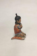 Royal Copenhagen Overglasur Figur af Grønlandsk Pige No 12415 - Danam Antik