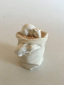 Royal Copenhagen Sjælden Lågskål. Kornsæk med Mus i Porcelæn - Danam Antik