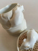 Royal Copenhagen Sjælden Lågskål. Kornsæk med Mus i Porcelæn - Danam Antik