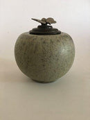 Royal Copenhagen Stentøjsvase Vase / Vessel i Fugleæg Glasur med Bronze Låg No 47/4A. - Danam Antik