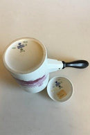 Royal Copenhagen Tete á Tete Kaffeservice med Mørk Rosa dekoration i overglasur. Består af Fad, Kaffekande, Flødekande, Sukkerskål og en kop - Danam Antik