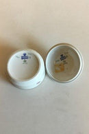 Royal Copenhagen Tete á Tete Kaffeservice med Mørk Rosa dekoration i overglasur. Består af Fad, Kaffekande, Flødekande, Sukkerskål og en kop - Danam Antik