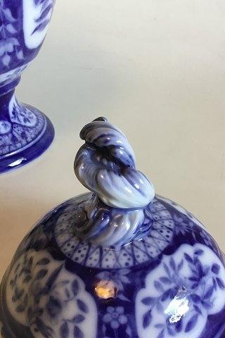 Royal Copenhagen Unika Potpourrivase med blå blomsterdekoration af Anna Smith - Danam Antik