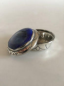 Royal Copenhagen Valdemar Engelhart porcelæn Monteret i en Erik Magnussen Sølv Pilleboks fra 1913 - Danam Antik