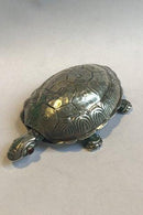 Skildpadde af sølv med bevægeligt hoved. - Danam Antik